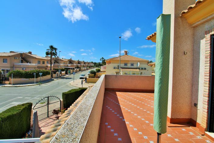 Image No.23-3 Bed Townhouse for sale