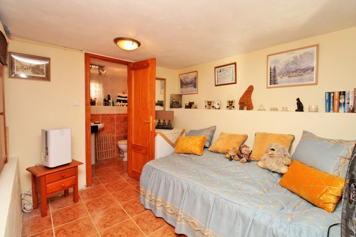 Image No.24-2 Bed Bungalow for sale