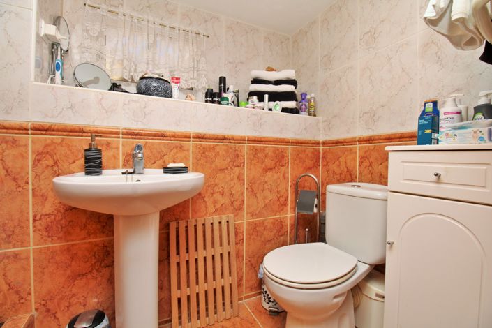 Image No.27-2 Bed Bungalow for sale