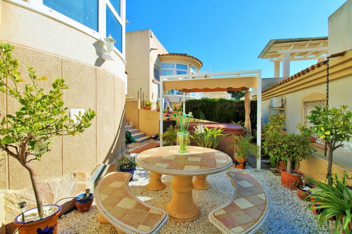 Image No.29-2 Bed Bungalow for sale