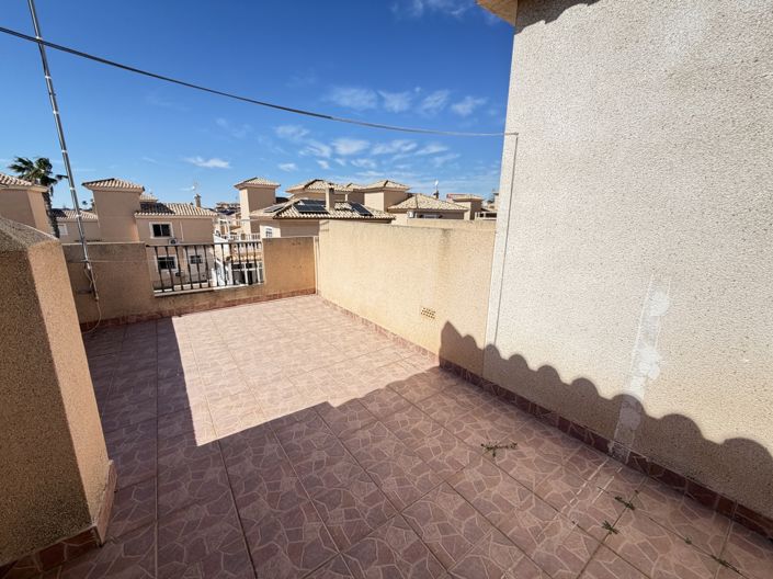 Image No.16-2 Bed Townhouse for sale