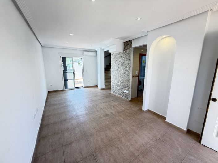 Image No.3-2 Bed Townhouse for sale