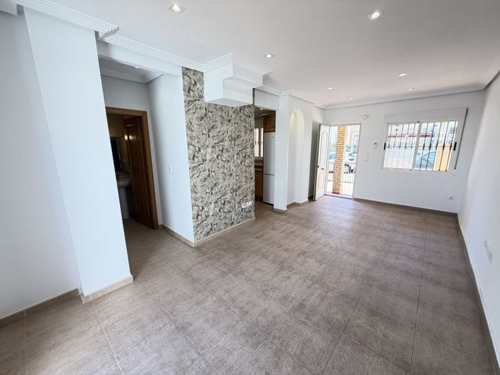 Image No.4-2 Bed Townhouse for sale