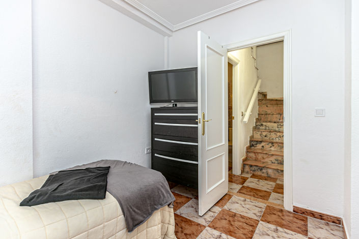 Image No.17-3 Bed Townhouse for sale