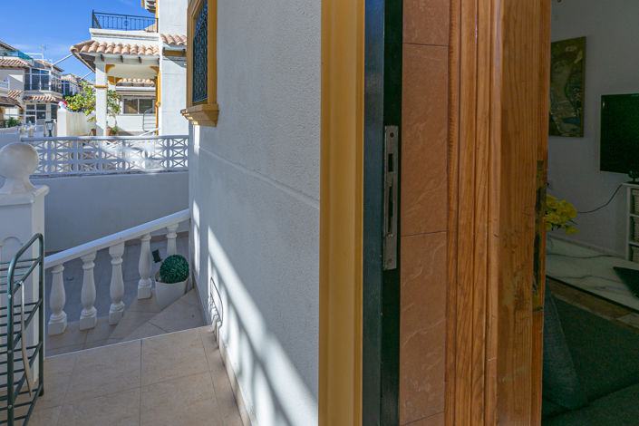 Image No.45-3 Bed Townhouse for sale