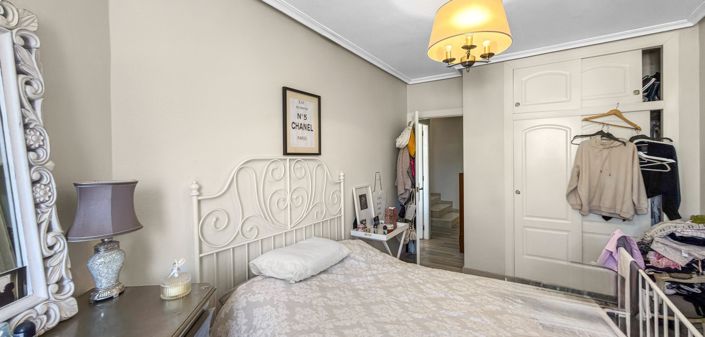 Image No.15-2 Bed Townhouse for sale