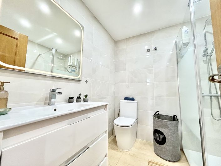 Image No.18-2 Bed Apartment for sale