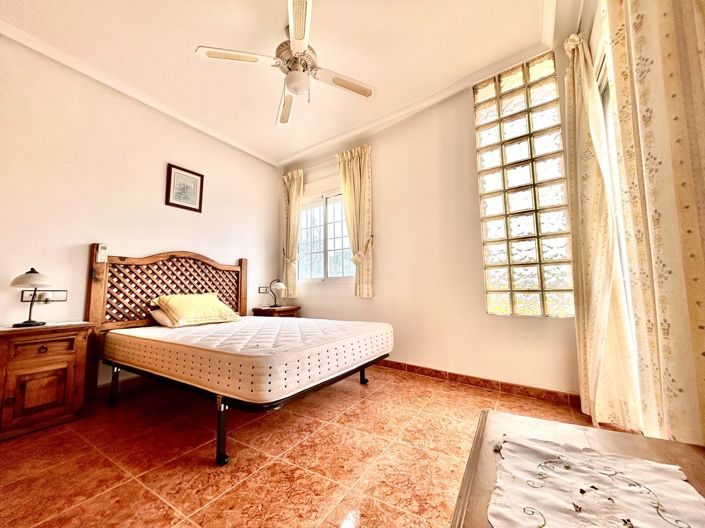 Image No.13-3 Bed Townhouse for sale