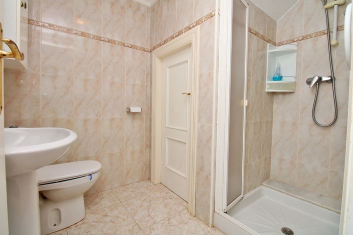 Image No.18-3 Bed Townhouse for sale