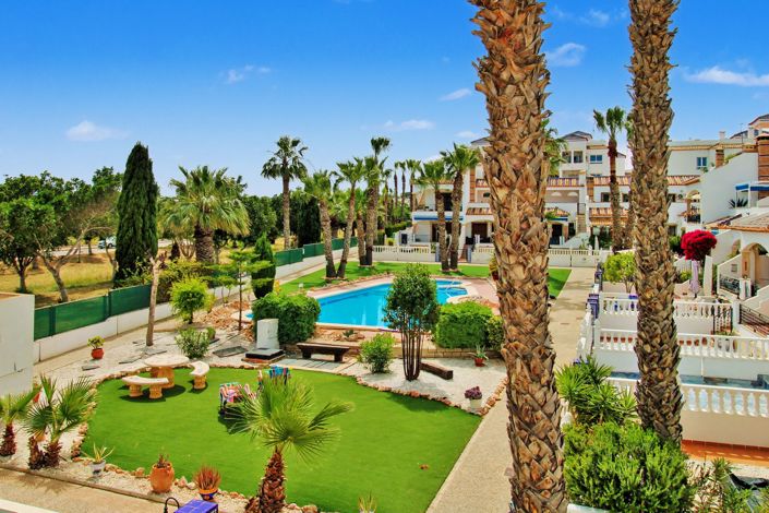 Image No.17-2 Bed Townhouse for sale