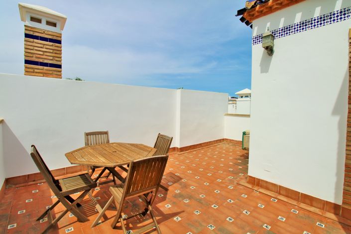 Image No.21-2 Bed Townhouse for sale