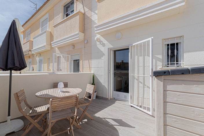 Image No.2-2 Bed Townhouse for sale