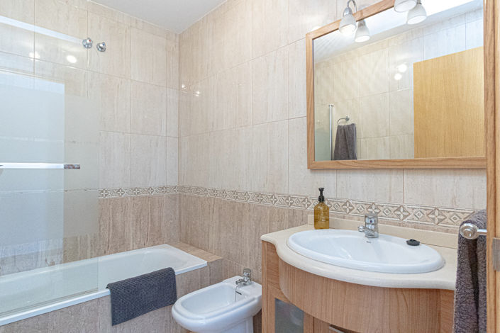 Image No.21-2 Bed Townhouse for sale