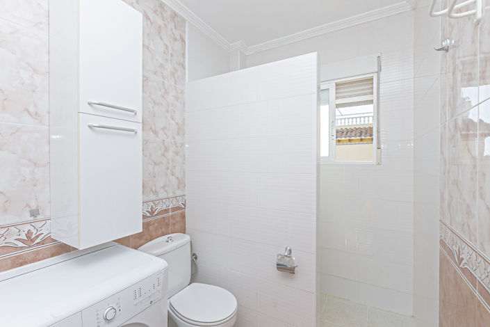 Image No.26-3 Bed Townhouse for sale