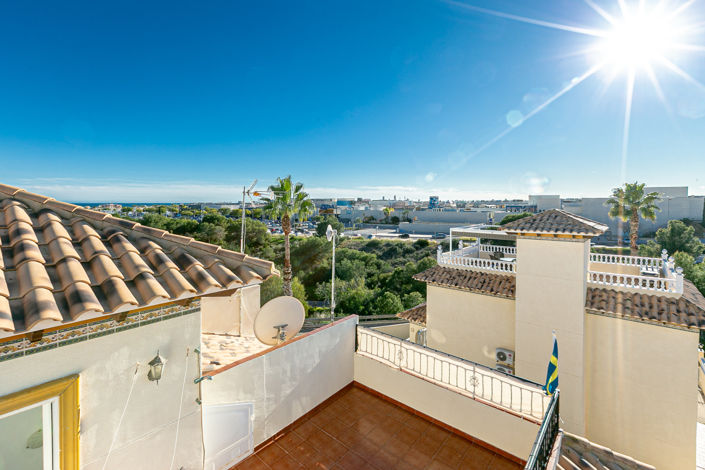 Image No.40-3 Bed Townhouse for sale