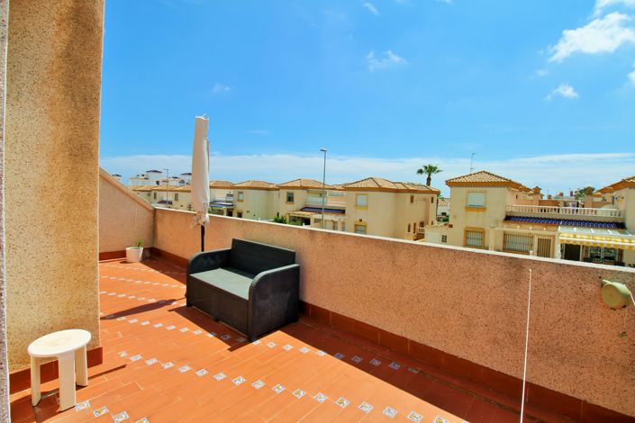 Image No.21-3 Bed Townhouse for sale