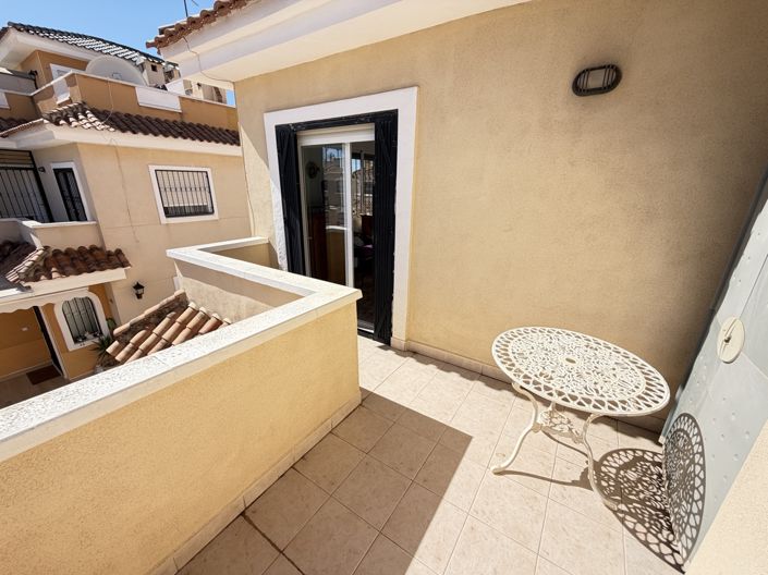 Image No.19-3 Bed Townhouse for sale