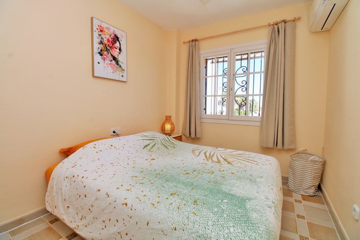 Image No.17-2 Bed Townhouse for sale