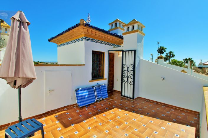 Image No.20-2 Bed Townhouse for sale