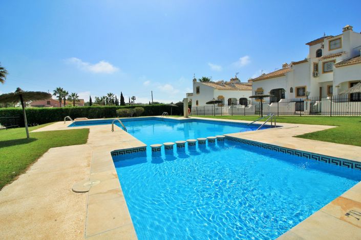 Image No.26-2 Bed Townhouse for sale