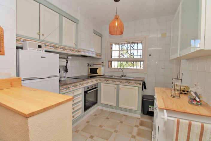 Image No.8-2 Bed Townhouse for sale