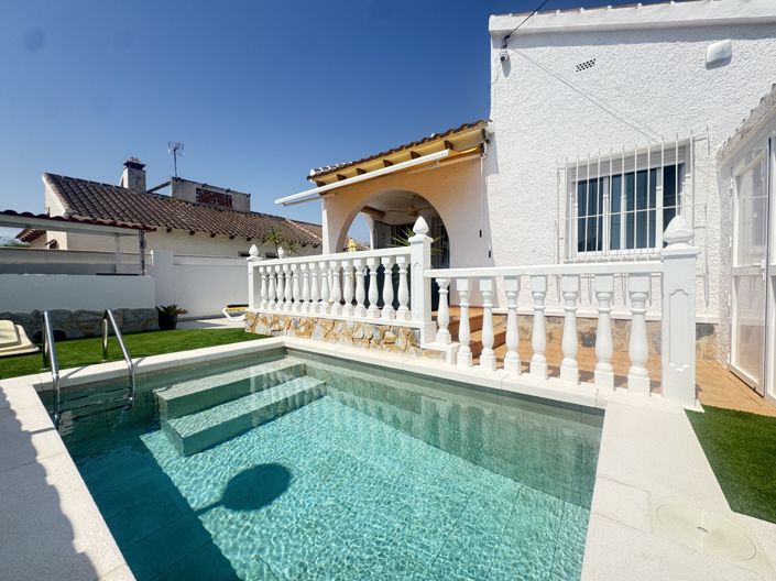 Image No.2-2 Bed Villa for sale