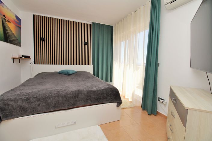 Image No.17-3 Bed Townhouse for sale