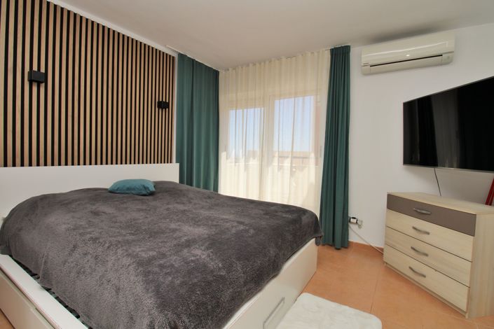 Image No.18-3 Bed Townhouse for sale