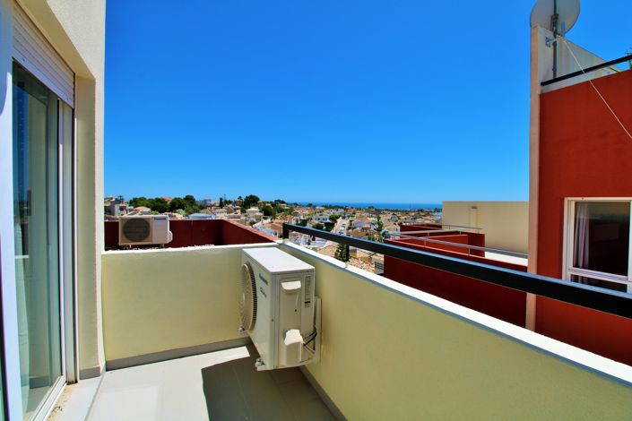 Image No.19-3 Bed Townhouse for sale