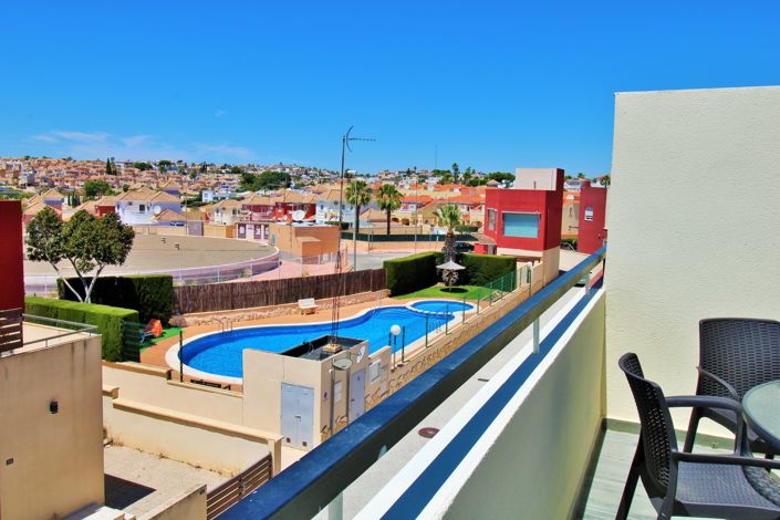 Image No.26-3 Bed Townhouse for sale
