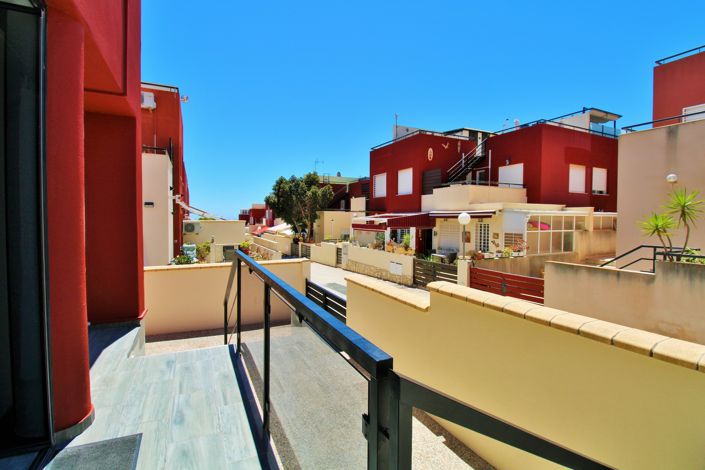Image No.31-3 Bed Townhouse for sale