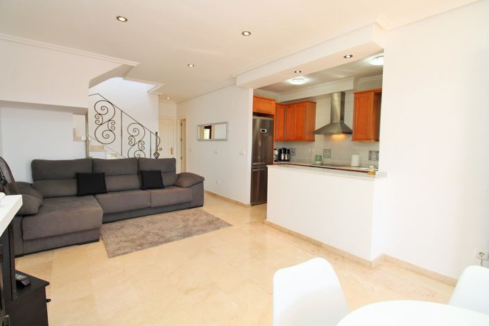 Image No.12-3 Bed Townhouse for sale