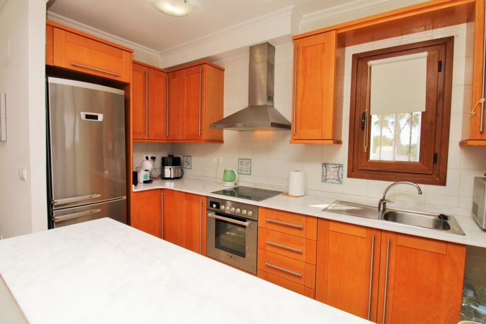 Image No.14-3 Bed Townhouse for sale