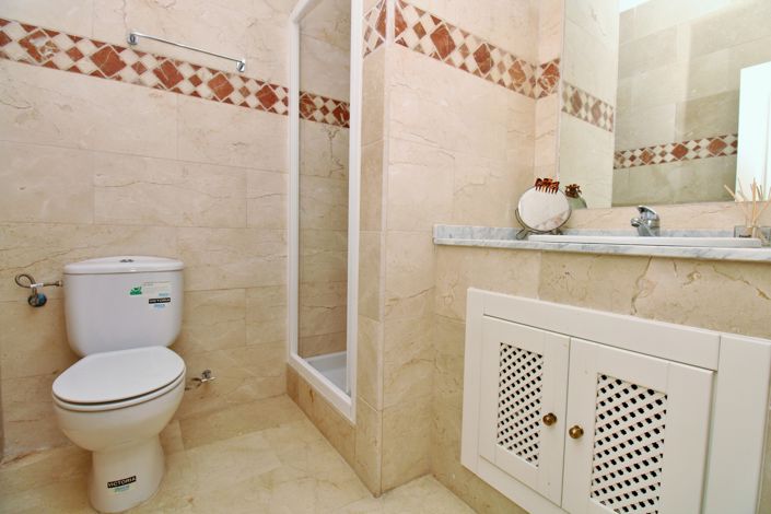 Image No.24-3 Bed Townhouse for sale