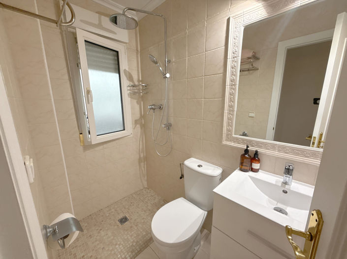 Image No.17-2 Bed Townhouse for sale