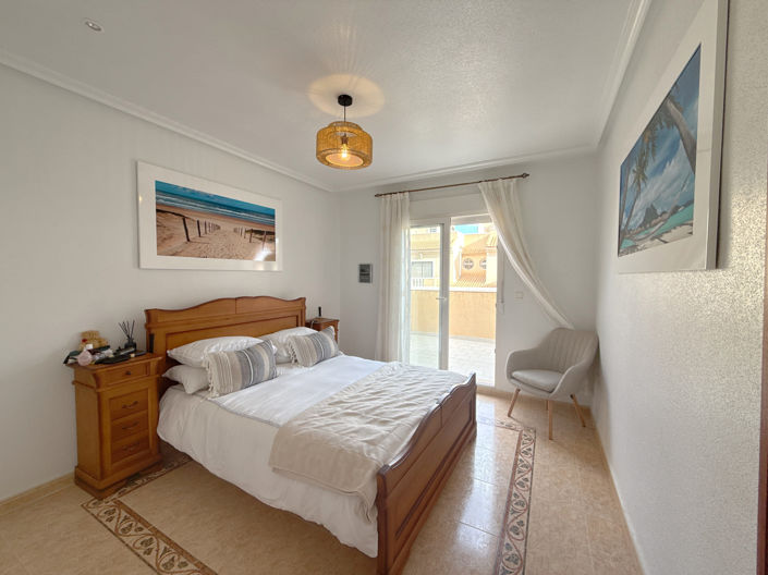 Image No.22-2 Bed Townhouse for sale