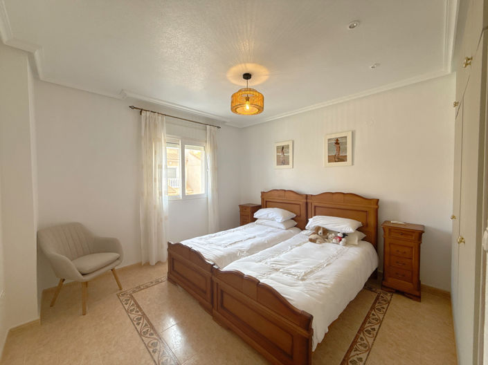 Image No.28-2 Bed Townhouse for sale