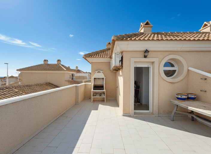 Image No.31-2 Bed Townhouse for sale