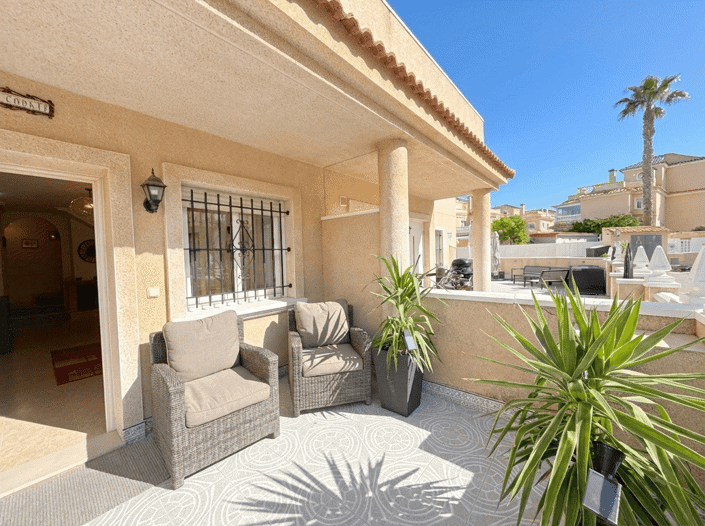 Image No.9-2 Bed Townhouse for sale