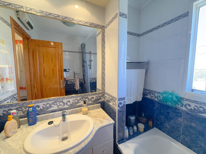 Image No.3-2 Bed Townhouse for sale