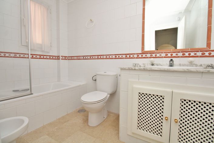 Image No.18-2 Bed Apartment for sale