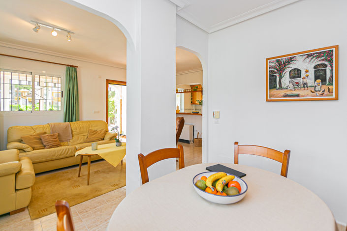 Image No.17-2 Bed Townhouse for sale