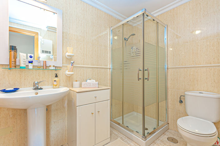 Image No.19-2 Bed Townhouse for sale