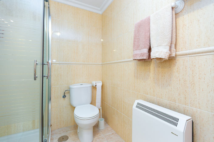 Image No.20-2 Bed Townhouse for sale