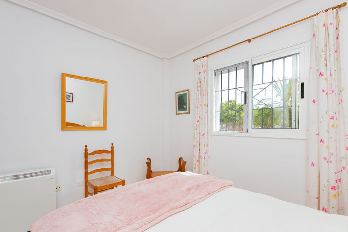 Image No.32-2 Bed Townhouse for sale