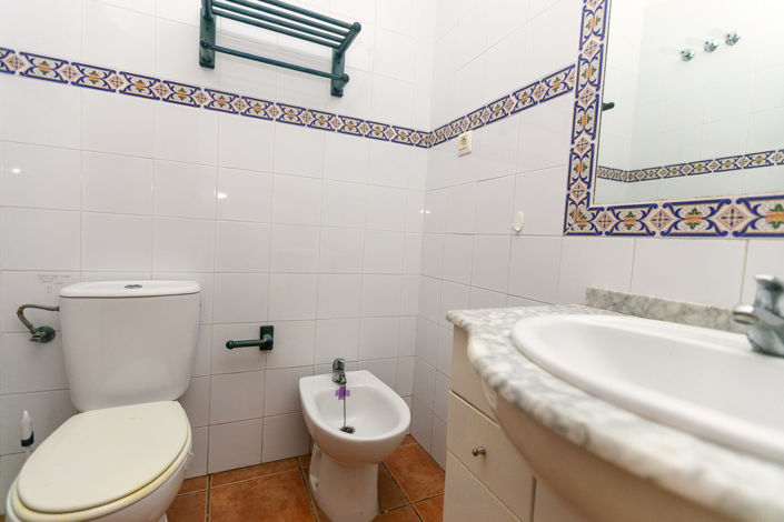 Image No.28-2 Bed Townhouse for sale