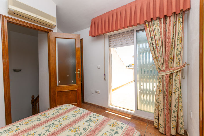 Image No.35-2 Bed Townhouse for sale