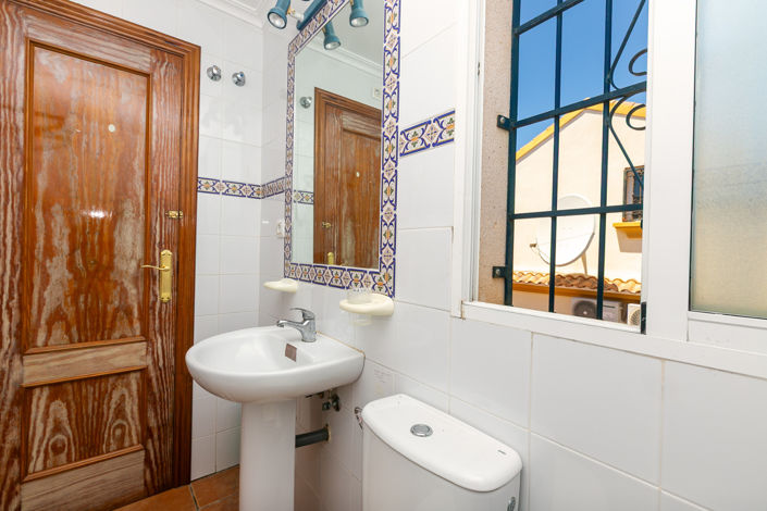 Image No.38-2 Bed Townhouse for sale