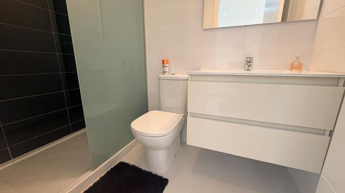 Image No.9-3 Bed Apartment for sale