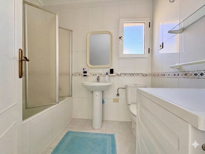 Image No.12-3 Bed Apartment for sale